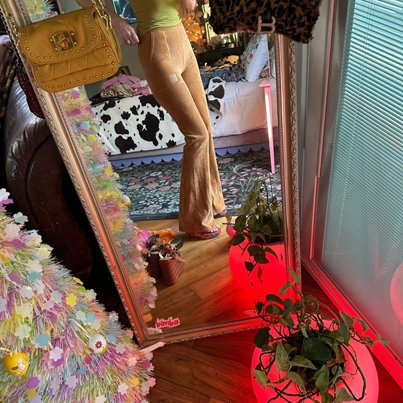 ALO Yoga Camel Flare Pants s cords - Picture 14 of 16